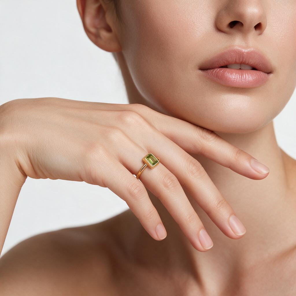 Pierścionek złoty 585 z naturalnym perydotem 8 × 6 mm